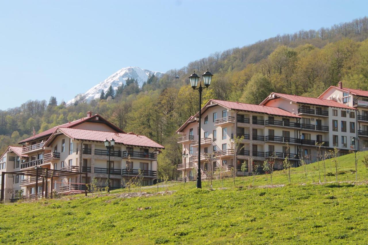 Apartment Romanovskie Na Krasnoy Polyane Krasnaya Polyana  Dış mekan fotoğraf